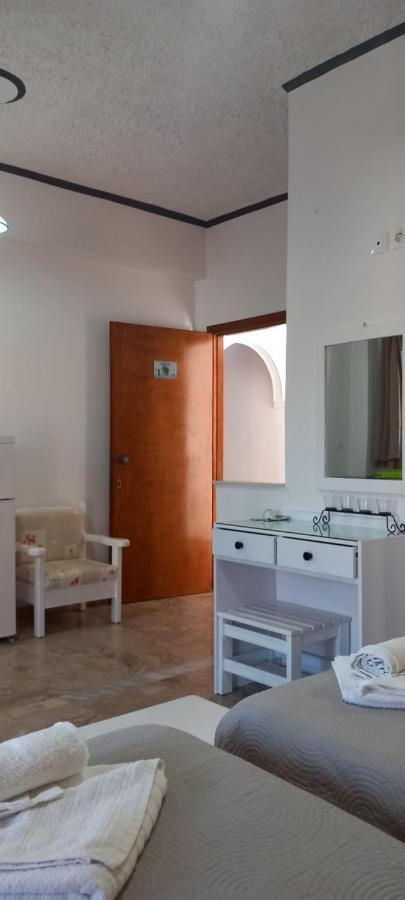 Nikis Apartments Ájos Górdios Eksteriør bilde