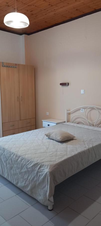 Nikis Apartments Ájos Górdios Eksteriør bilde