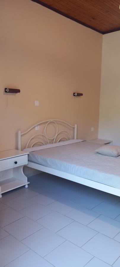 Nikis Apartments Ájos Górdios Eksteriør bilde
