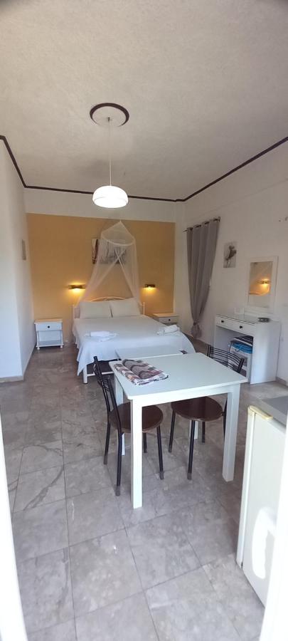 Nikis Apartments Ájos Górdios Eksteriør bilde