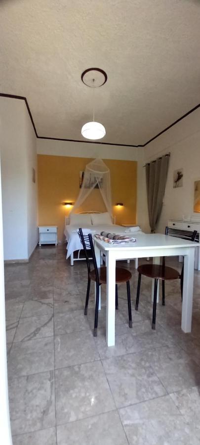 Nikis Apartments Ájos Górdios Eksteriør bilde
