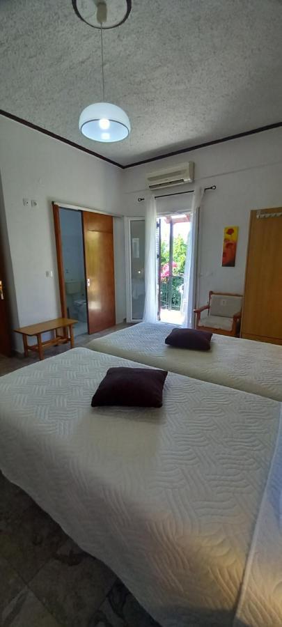 Nikis Apartments Ájos Górdios Eksteriør bilde